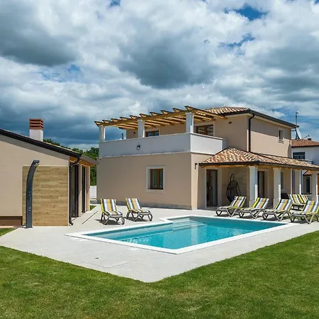 Holiday home Arlene Klarici Pula